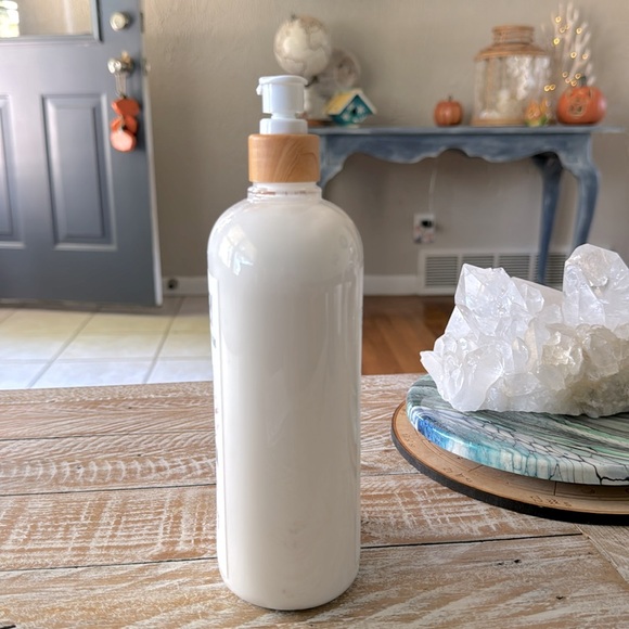 🍯Honey Anti-aging Hyaluronic Body Lotion🍯 ~27oz NWT lavender honey - Picture 2 of 6